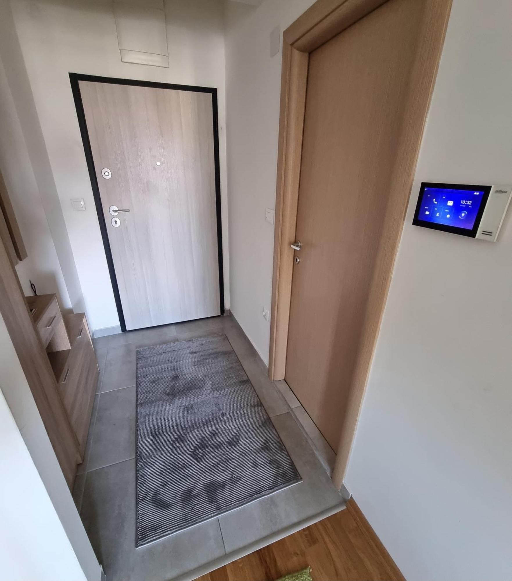 Modern & Trendy Apartment 스코페 외부 사진